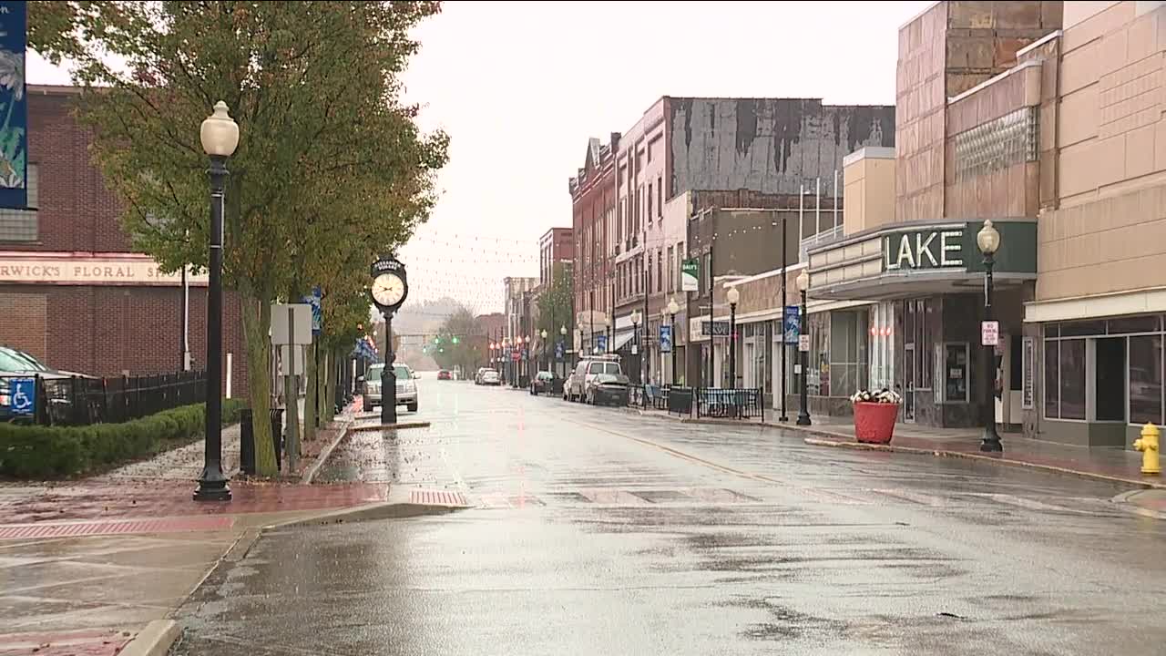 Small businesses in downtown Barberton hope scavenger hunt brings in customers to struggling district