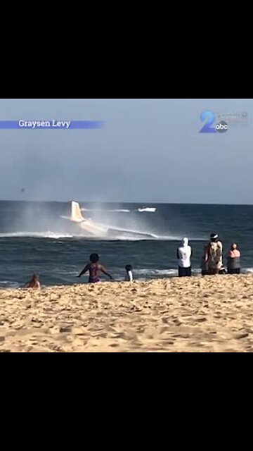 Plane crashes on the beach in Ocean City