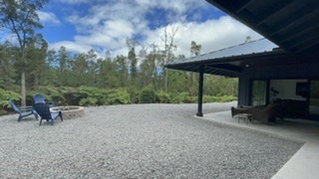 KONALE PLACE - 4/3.5 HOME INCL./DETACHED 1/1 AND STORAGE ROOM BELOW