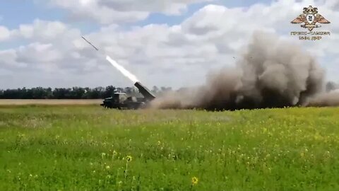 Marines burn the positions of the Armed Forces of Ukraine in the Donbass