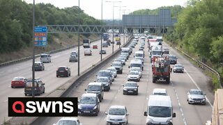 Protesters against the rising price of fuel start campaign of blockades across the UK