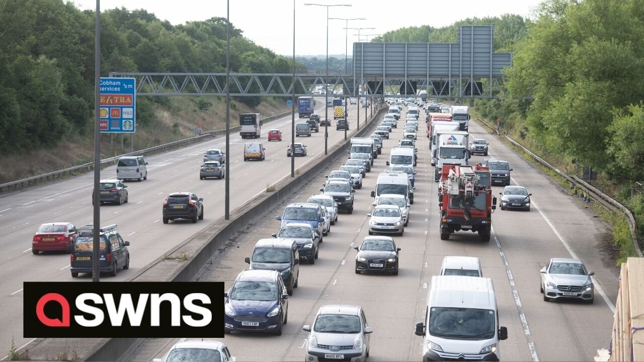 Protesters against the rising price of fuel start campaign of blockades across the UK