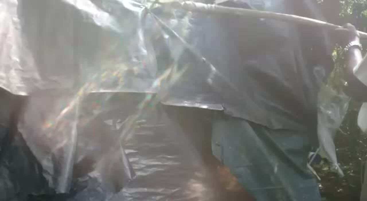 SOUTH AFRICA - Durban - Land invaders in the New Germany area (Video) (MiV)