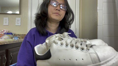 This is a pair FAKE Alexander McQueen shoes, I have worn it for 2 months