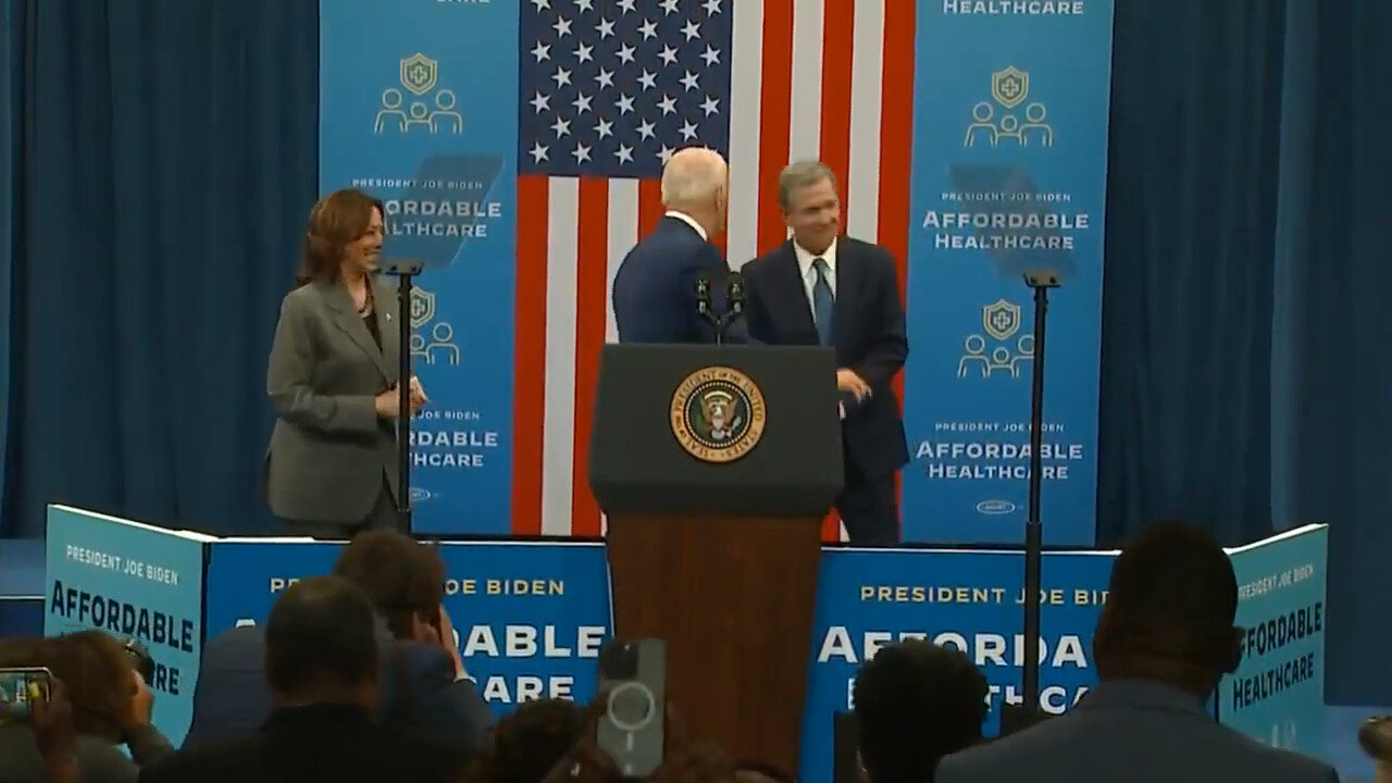 Absent-minded Joe Biden Is Looking For Kamala, Who Stands Right Behind Him On The Same Stage