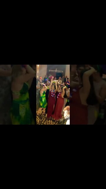 PEGOU, CASOU? #shorts #noiva #festadecasamento #bastidores #madrinhasdecasamento #show #fy #bouquet