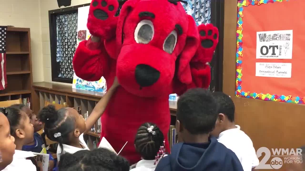 WMAR-2 News donates 1,000+ books to Callaway Elementary