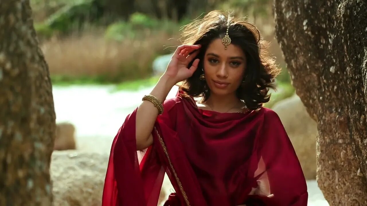 Beautiful Indian Girl dancing on the beach wearing a red Lehenga #raataanlambiyan