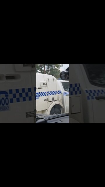 🤣Repairing a Defective Police Paddy Wagon