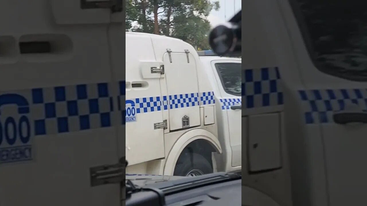 🤣Repairing a Defective Police Paddy Wagon