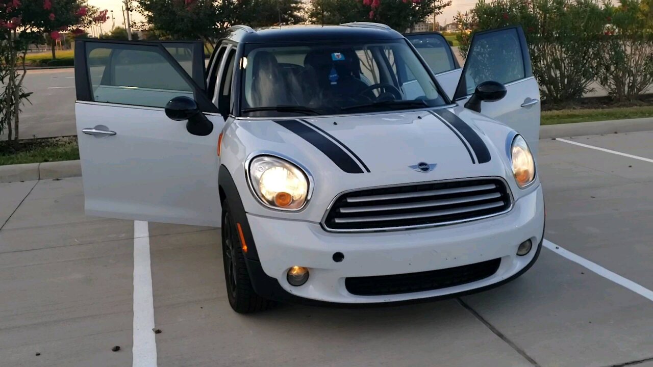 MINI COOPER COUNTRYMAN HATCHBACK 4D - BEAUTIFUL EXTERIOR SHOTS