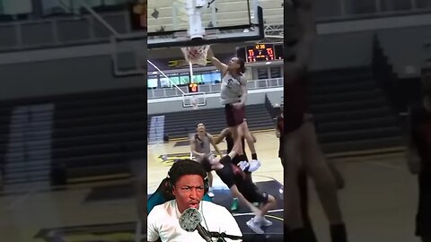 OMFG 😳 #basketball #hoops #dunks