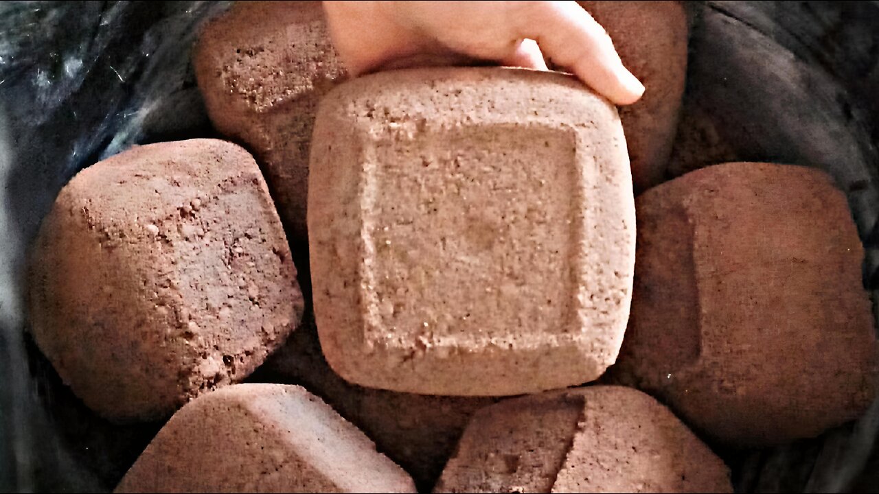 ASMR- Gritty red dirt blocks Crumbling