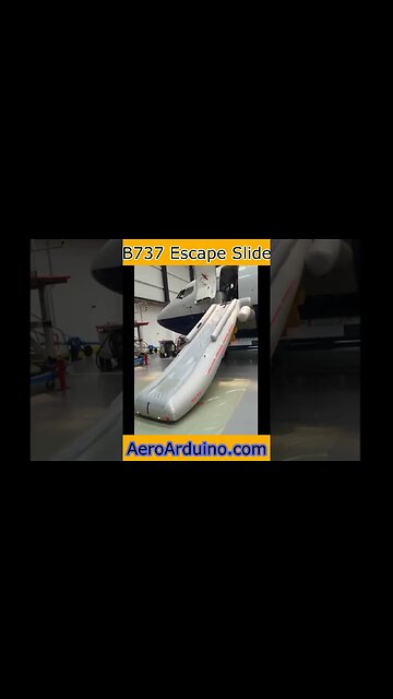 Fastest Emergency B737 Escape Slide #Flying #Aviation #AeroArdiuno