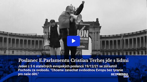 Poslanec EU Parlamentu Cristian Terheș jde s lidmi