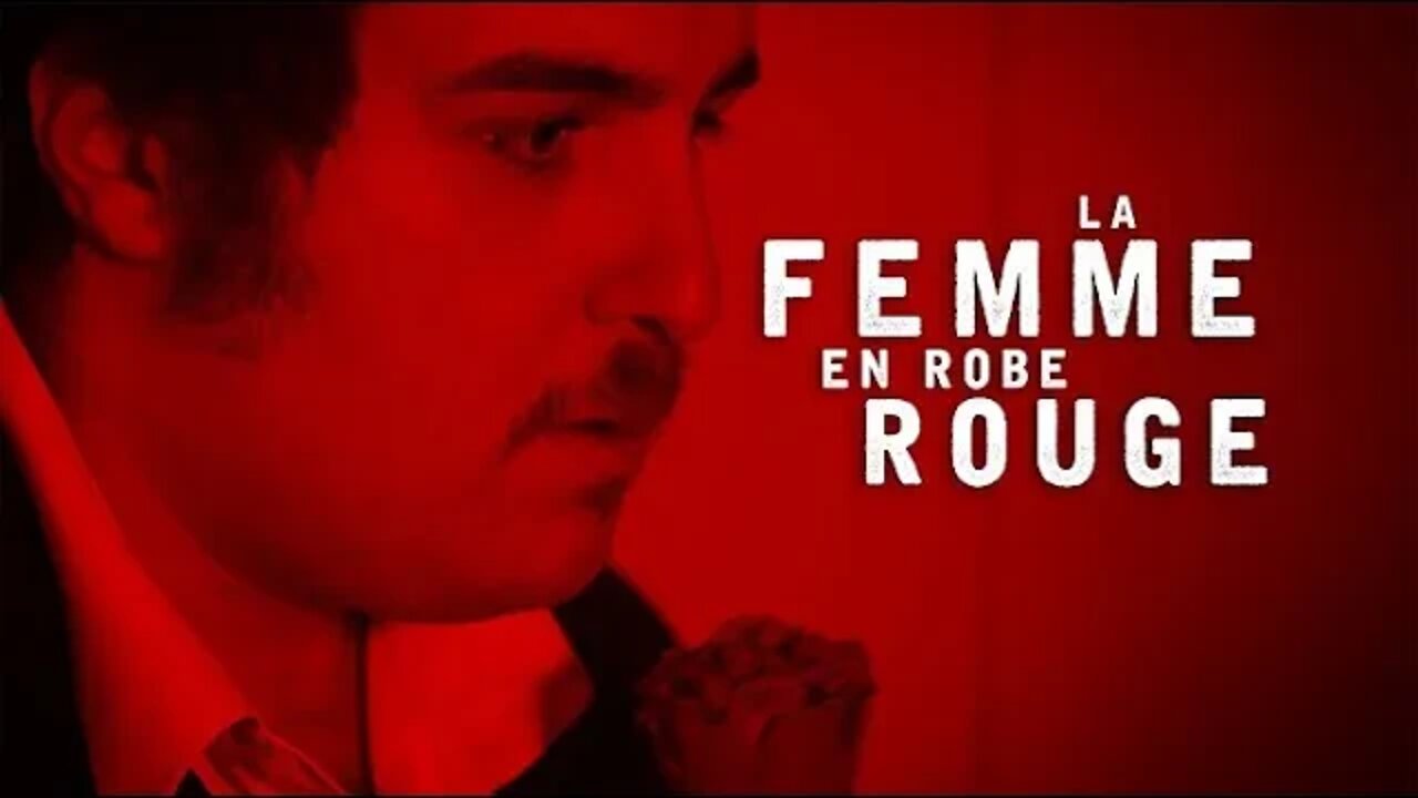 Qu'est-ce Que Tu Regarde... Est-ce la Femme En Robe Rouge ? Regarde Encore..!