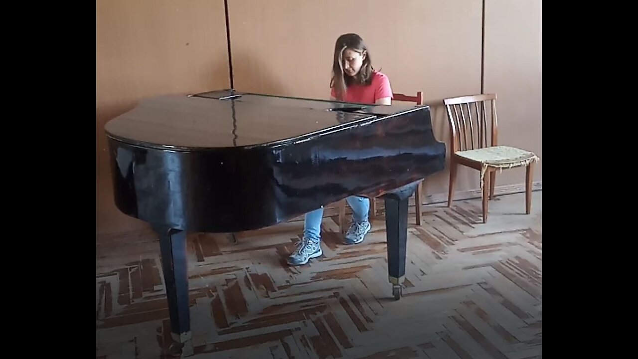 Georgia, Mary playing the piano