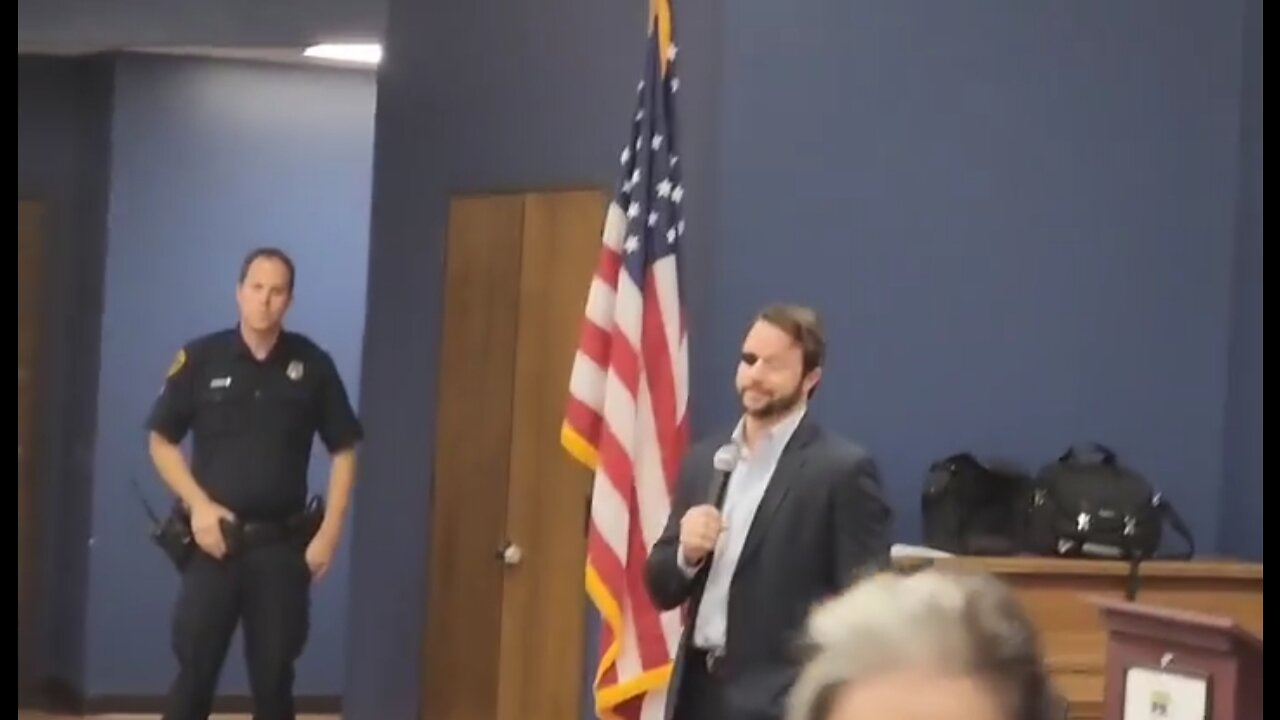 Crashing DAN CRENSHAW'S event and calling out his funding from Bill Gates & Love for Ukraine 🇺🇦