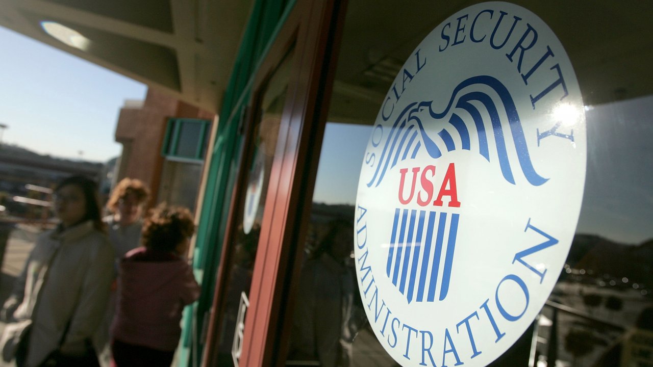 Report Says Social Security, Medicare Funds Are Quickly Dwindling