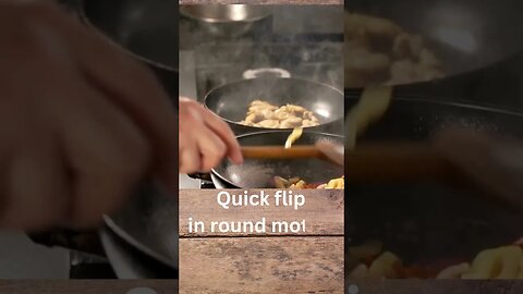 Trick to FLIP food like a PRO🤗