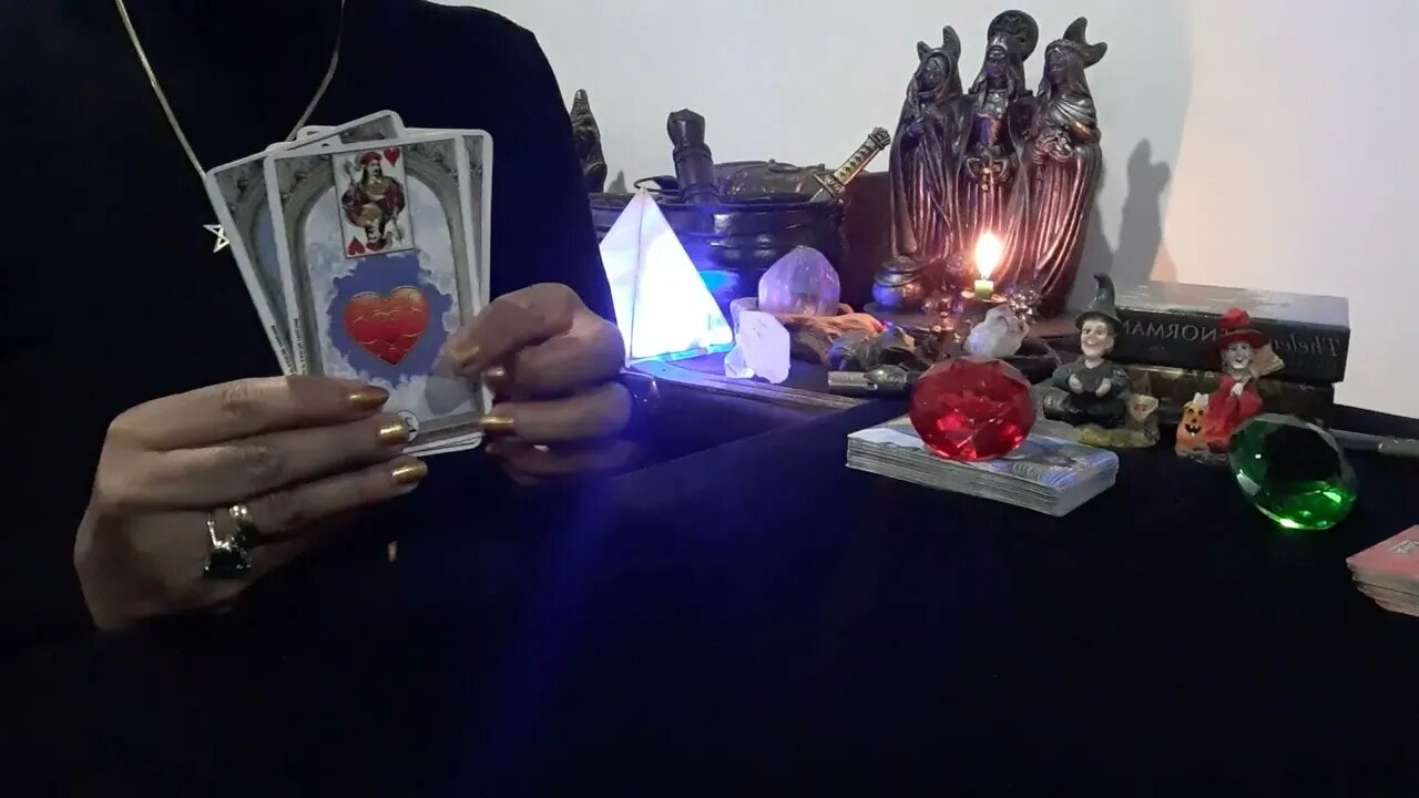 Oque impede ele (a) de tomar alguma decisão sobre nós? 🔮❤