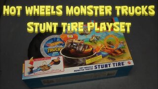 Hot Wheels Monster Trucks Stunt Tire Playset