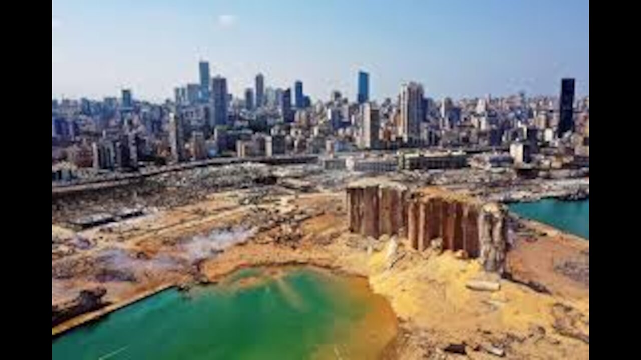First fireworks, then the mega blast in Beirut فيديو نادر لحظة انفجار مرفأ بيروت