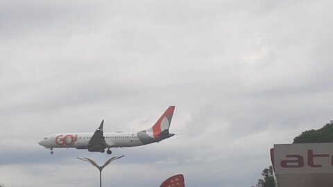 Boeing 737 MAX 8 PR-XMF made a turn before land in Manaus