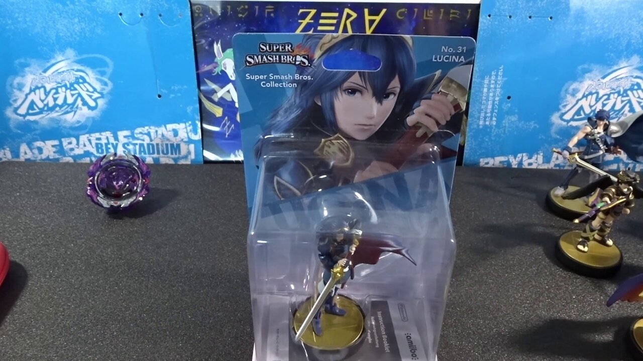 Amiibo Lucina unboxing! | Beyblade Zenin!