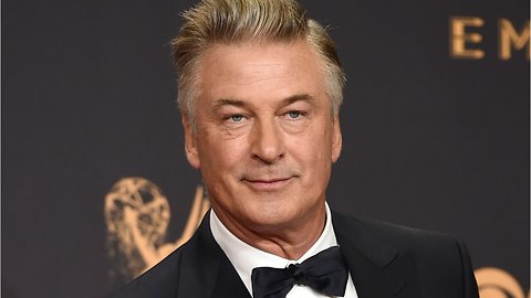 Alec Baldwin Tweets That He Could Beat Trump In Presidential Race