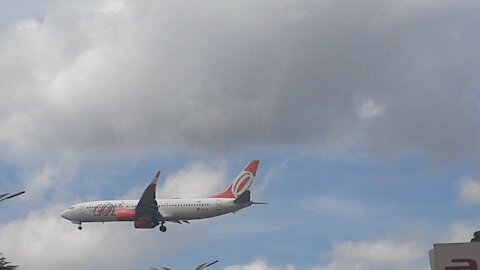 Boeing 737-800 PR-GTF na aproximação final antes de pousar em Manaus vindo de Brasília 29032021