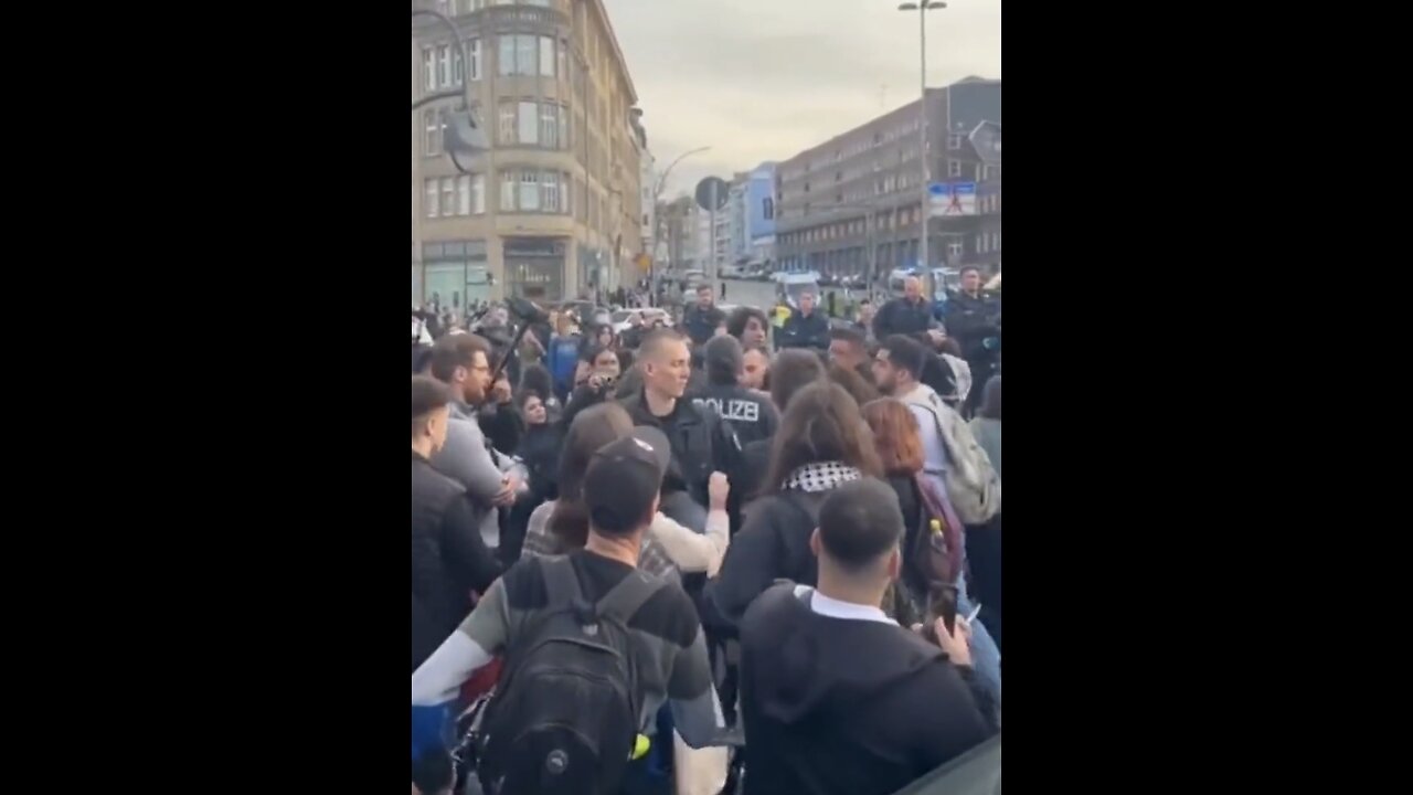 Police and Pro Hamas extremists clash with German police