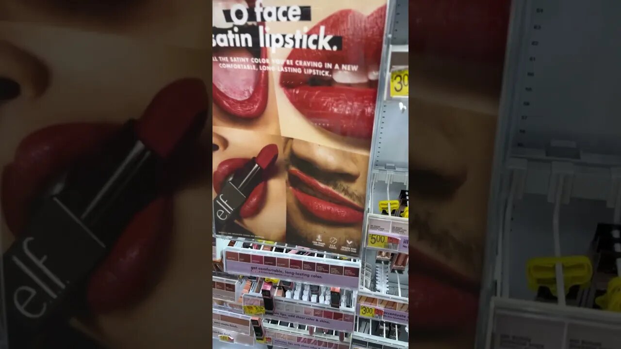 WHAT is going on here?! 😳💄