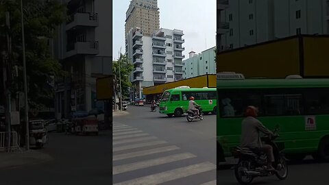 잘보세요! 부영"사랑으로" 프놈펜시에 200대 기증한 시내버스입니다.