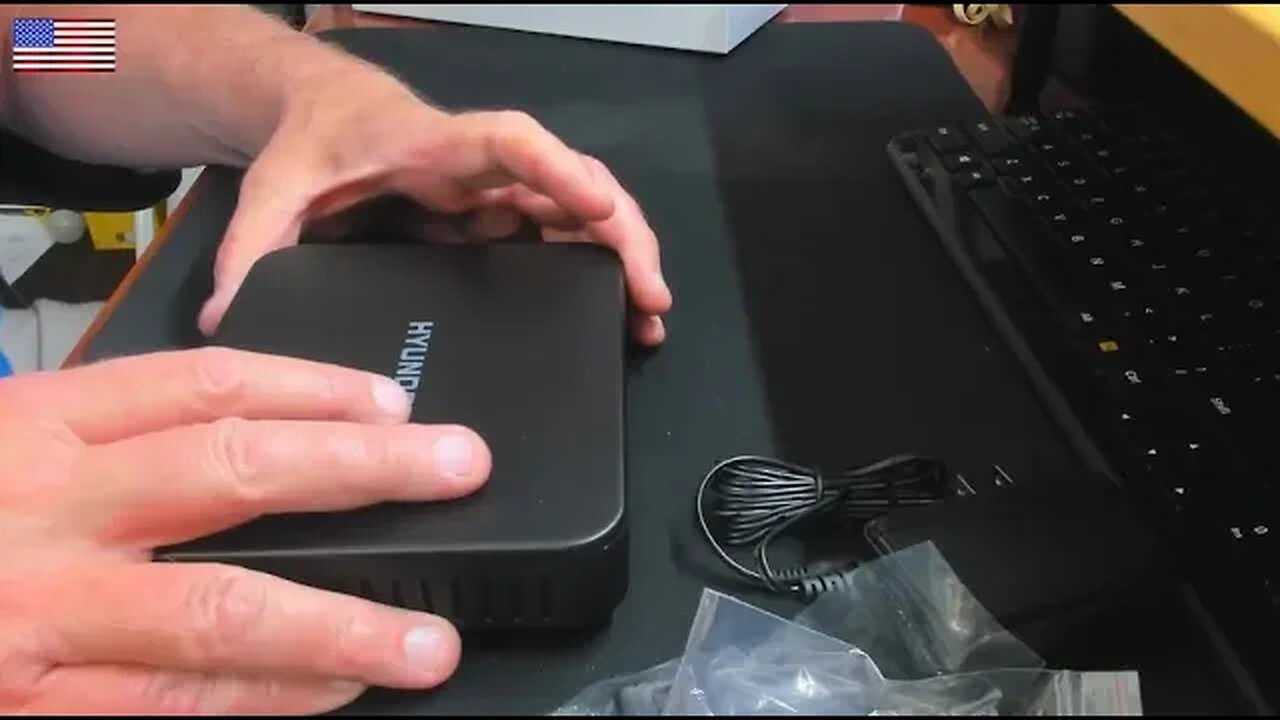 Hyundai Mini PC unboxing and all the Linux OS distros.