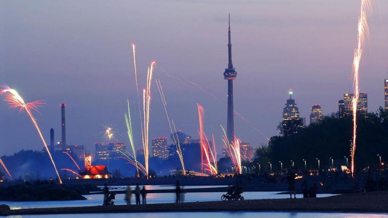 Toronto Police Got Slammed With Calls About Fireworks Last Night & They Issued A PSA