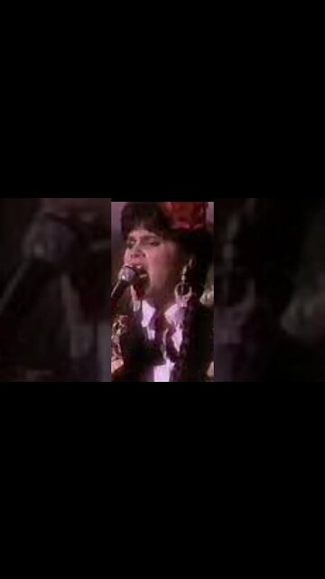 Celebrating Musical Diversity Linda Ronstadt's Bilingual Triumph with 'Canciones de Mi Padre' #short