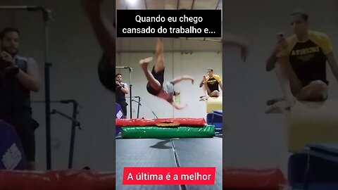 Quando eu chego cansado do trabalho e...Aí penso direitinho e não vou acabar quebrando a cama 🛏️😆 kk