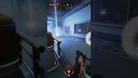 1v2 clutch #apexlegends #apexlegendsclips #gaming #twitchstreamer