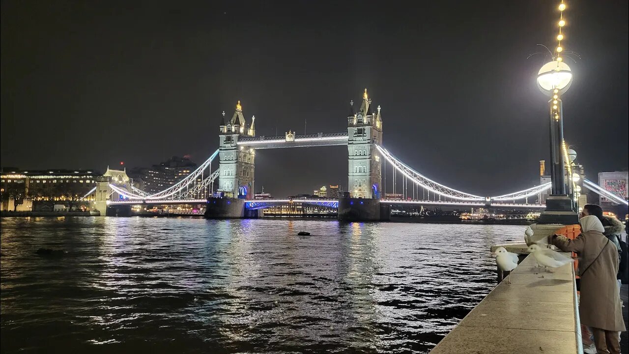 Eco Friendly DJ set next to Tower Bridge