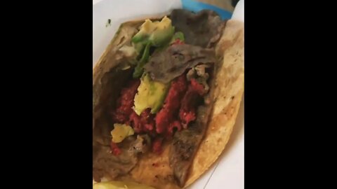 Tacos campechenos de NY steak & chorizo asado | @mr.asadero on IG 🌮😘 #shorts