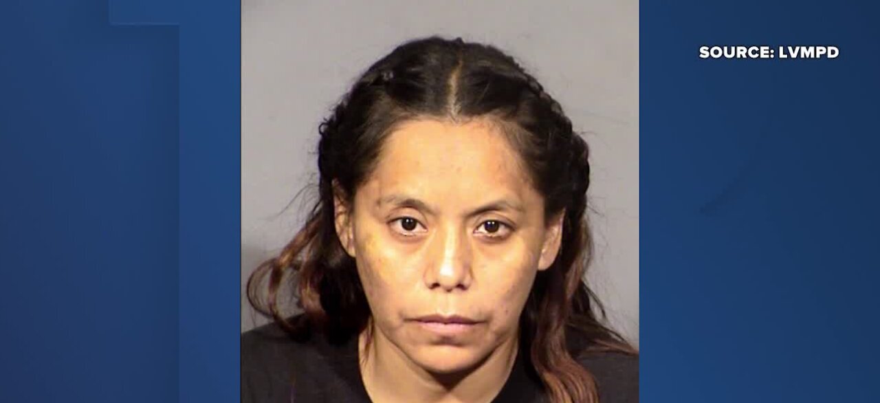 Las Vegas woman accused of stabbing boyfriend