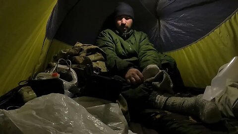 Putting hand warmers in my sleep system Dartmoor 25th March 2023