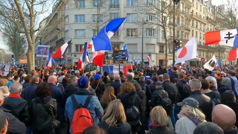 Manifestation contre le pass vaccinal place du 18 juin 1940 à Paris le 05/03/2022 - Vidéo 6