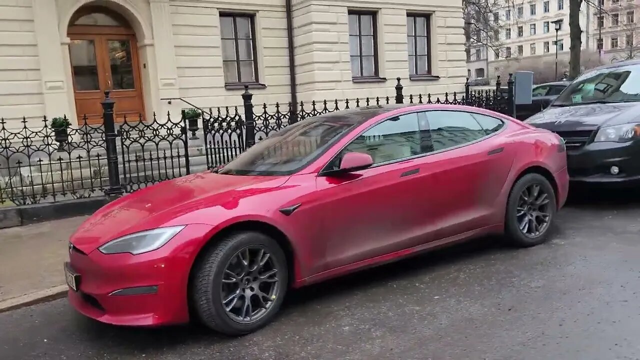 1020 HP Tesla Model S Plaomid great wintercar? [4k 60p]