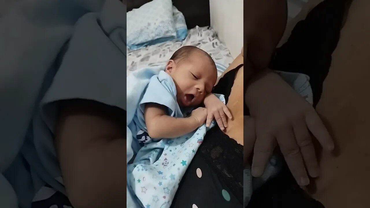 Esse neném e muito lindo