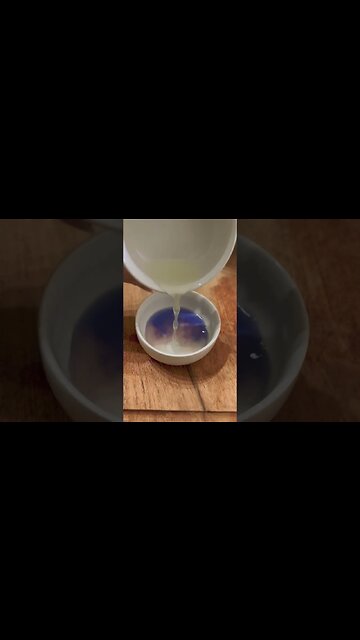 Red Cabbage and Lemon Juice Experiment#juice #redcabbage #lemonjuice #homeexperiments #food