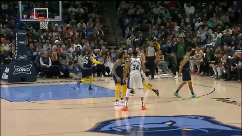 Steven Adams Shows Best Sportsmanship To Bucks As Almost Broke His legs !