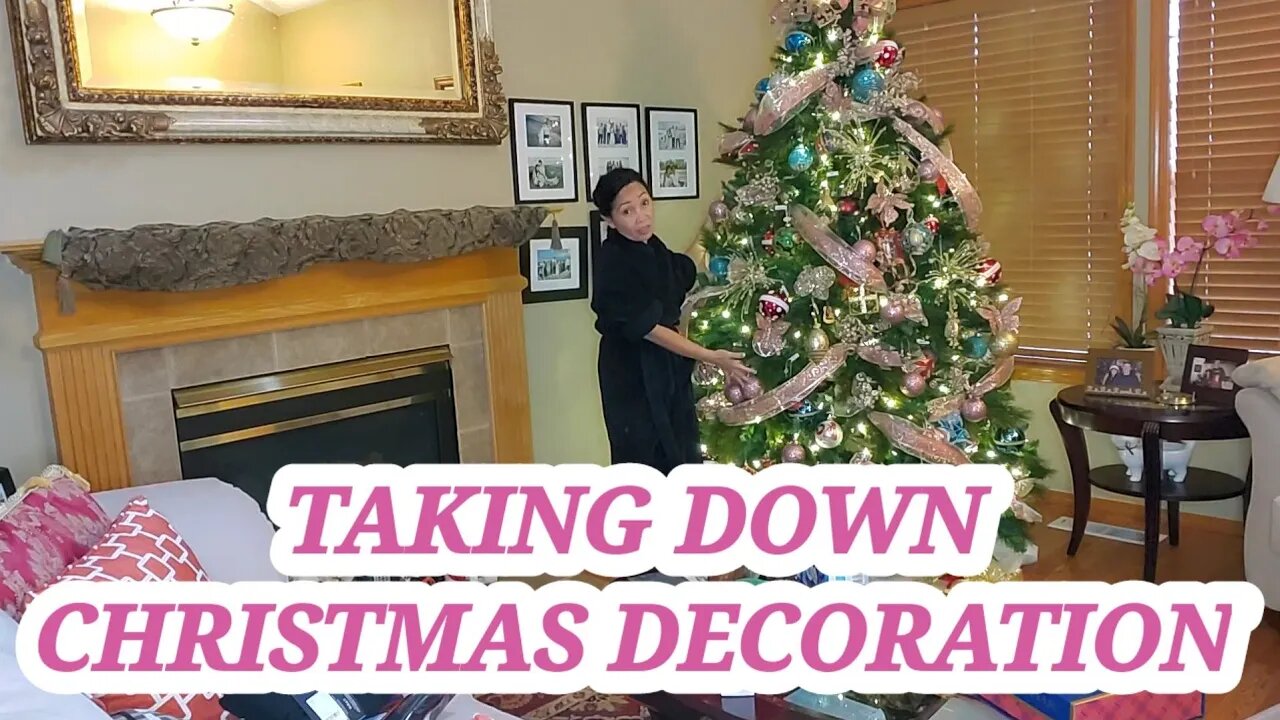 Filipina in USA/Taking down Christmas decorations