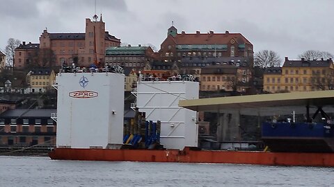 8k Samsung S20 Stockholm Sweden with "golden bridge' transported from China. Testing max zoom.